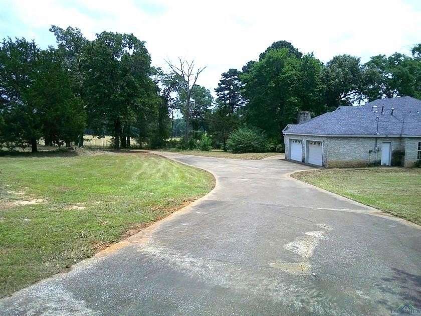 3 Acres of Residential Land with Home for Sale in Henderson, Texas