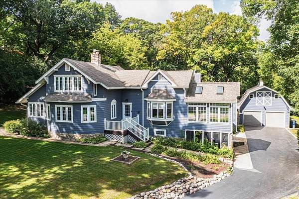 1.84 Acres of Residential Land with Home for Sale in Barrington, Illinois