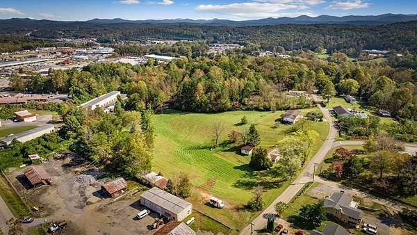5.47 Acres of Land with Home for Sale in Blue Ridge, Georgia