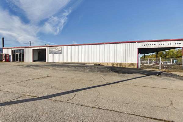 5 Acres of Improved Commercial Land for Sale in Lebanon, Missouri