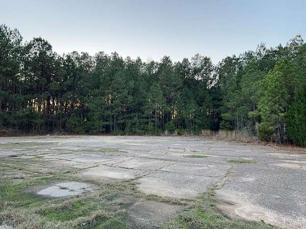 7 Acres of Commercial Land for Sale in Laurel, Mississippi