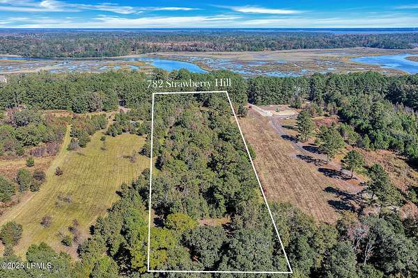 7 Acres of Land for Sale in Ridgeland, South Carolina