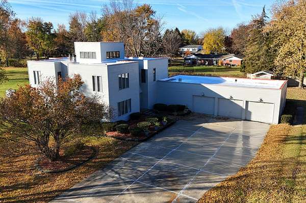 1.5 Acres of Residential Land with Home for Sale in New Lenox, Illinois