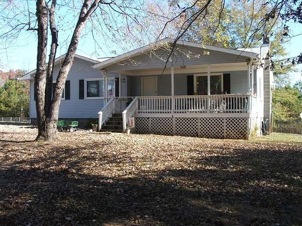 10 Acres of Residential Land with Home for Sale in Meherrin, Virginia