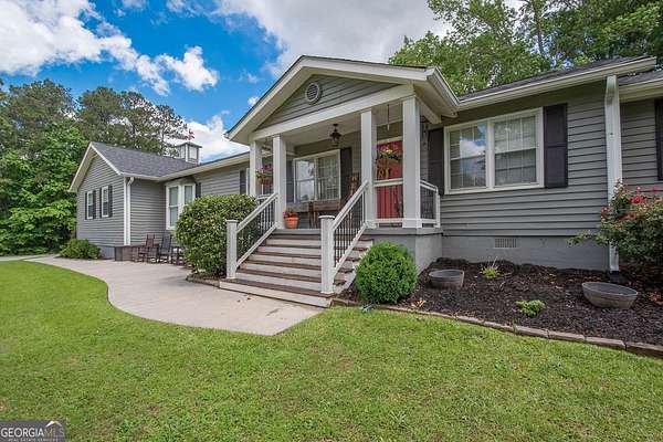 1.65 Acres of Residential Land with Home for Sale in Fayetteville, Georgia