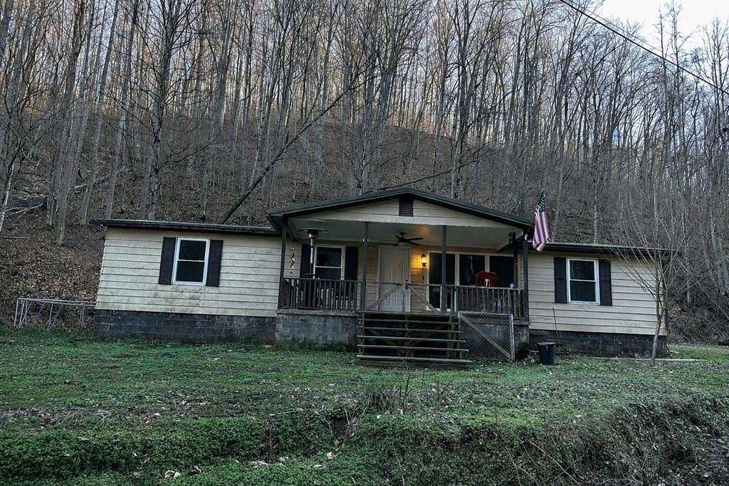 9 Acres of Land with Home for Sale in Canada, Kentucky