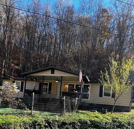 9 Acres of Residential Land with Home for Sale in Canada, Kentucky