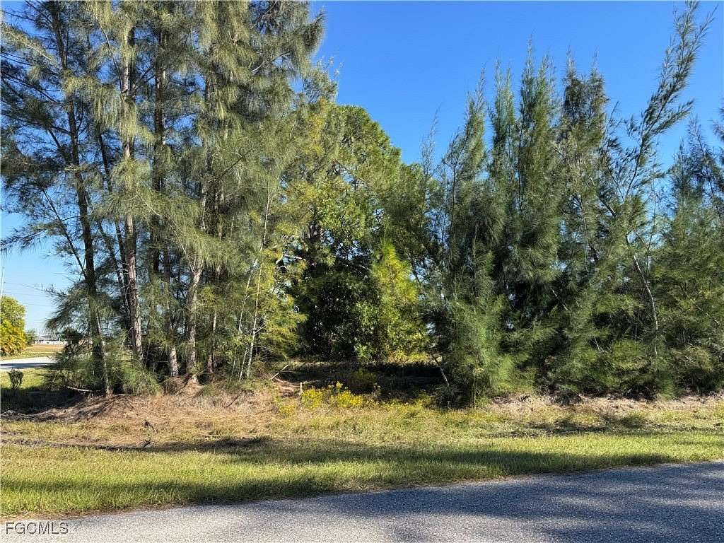 0.25 Acres of Commercial Land for Sale in Cape Coral, Florida