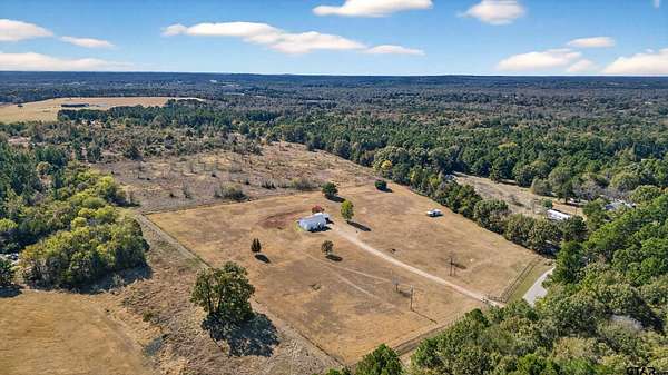 7.6 Acres of Residential Land with Home for Sale in Tyler, Texas