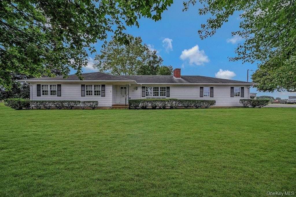 3.76 Acres of Residential Land with Home for Sale in Baiting Hollow, New York