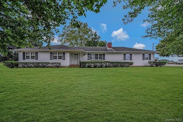 3.76 Acres of Residential Land with Home for Sale in Baiting Hollow, New York