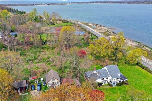 5.4 Acres of Residential Land with Home for Sale in Mill Neck, New York
