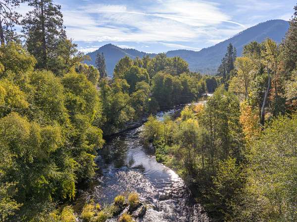 104 Acres of Land with Home for Sale in Jacksonville, Oregon