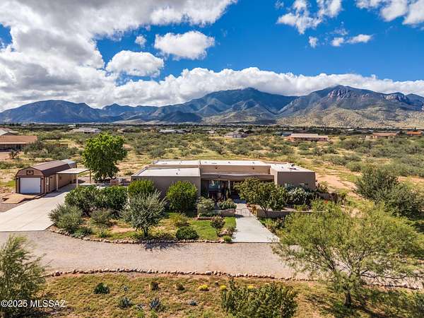 4 Acres of Residential Land with Home for Sale in Hereford, Arizona