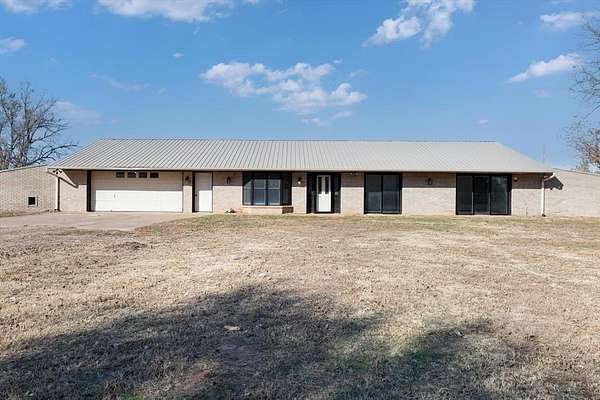 20 Acres of Land with Home for Sale in Crescent, Oklahoma