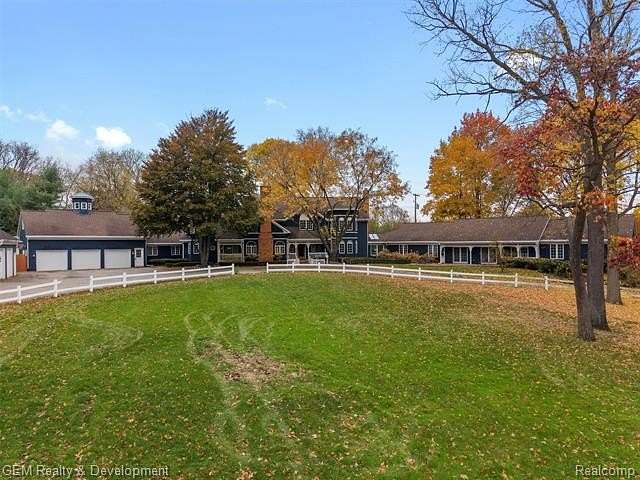 2 Acres of Land with Home for Sale in Bloomfield Hills, Michigan
