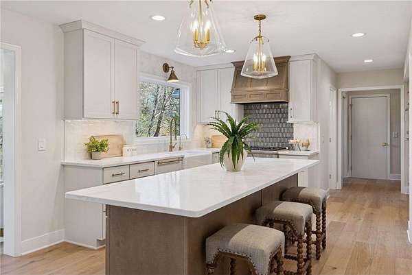 3.37 Acres of Residential Land with Home for Sale in Wayzata, Minnesota