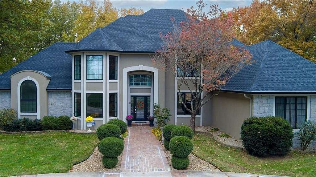 2.5 Acres of Residential Land with Home for Sale in Country Club, Missouri