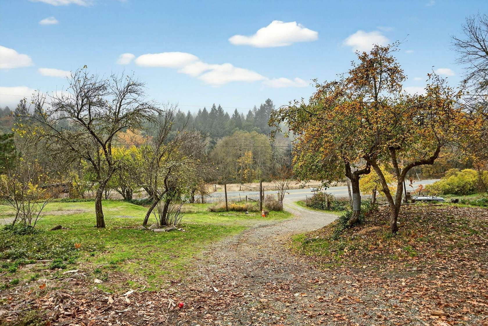 2.87 Acres of Residential Land with Home for Sale in Grants Pass, Oregon