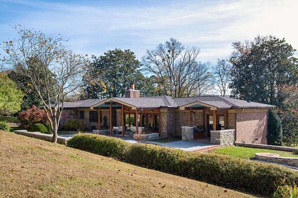 4.5 Acres of Residential Land with Home for Sale in Nashville, Tennessee