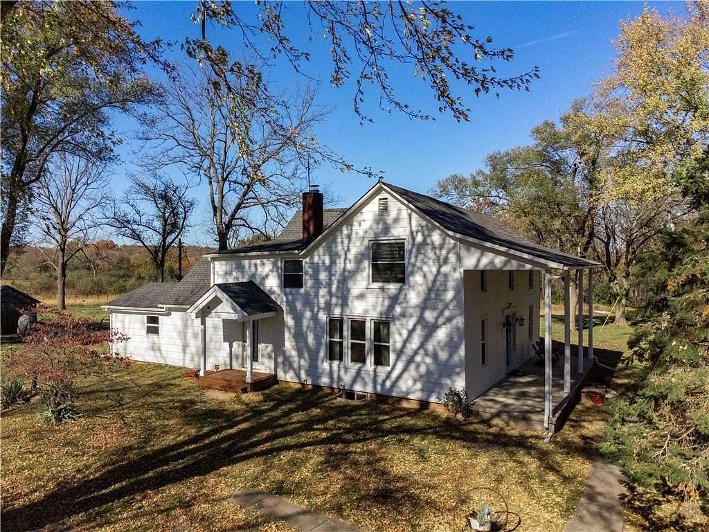 15 Acres of Land with Home for Sale in Bates City, Missouri