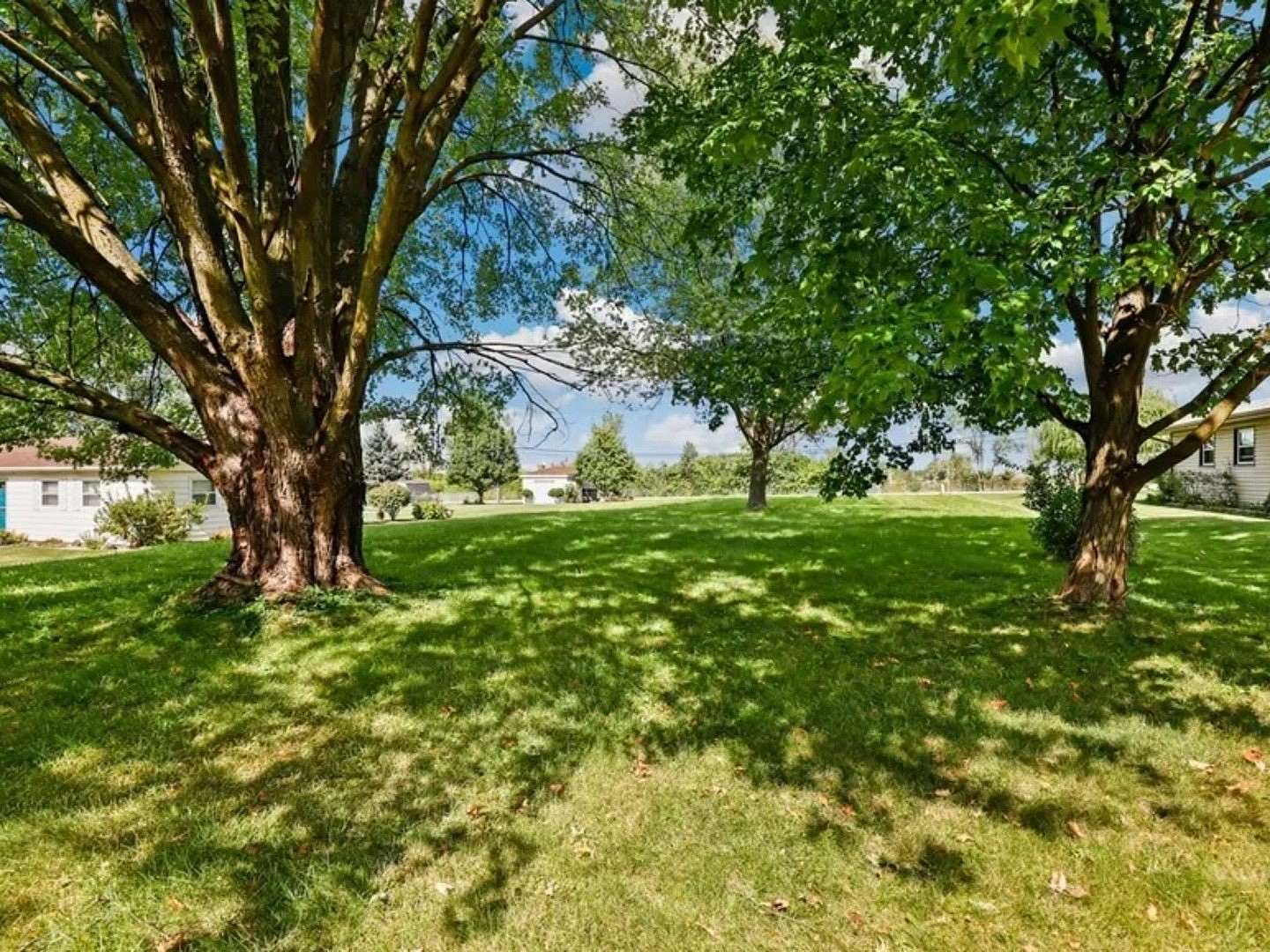 0.32 Acres of Residential Land for Sale in Aurora, Illinois