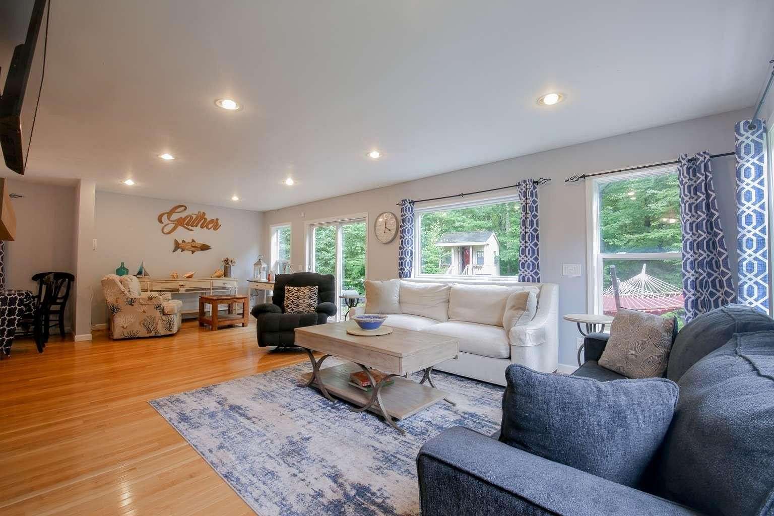 3 Acres of Residential Land with Home for Sale in Sunderland, Vermont