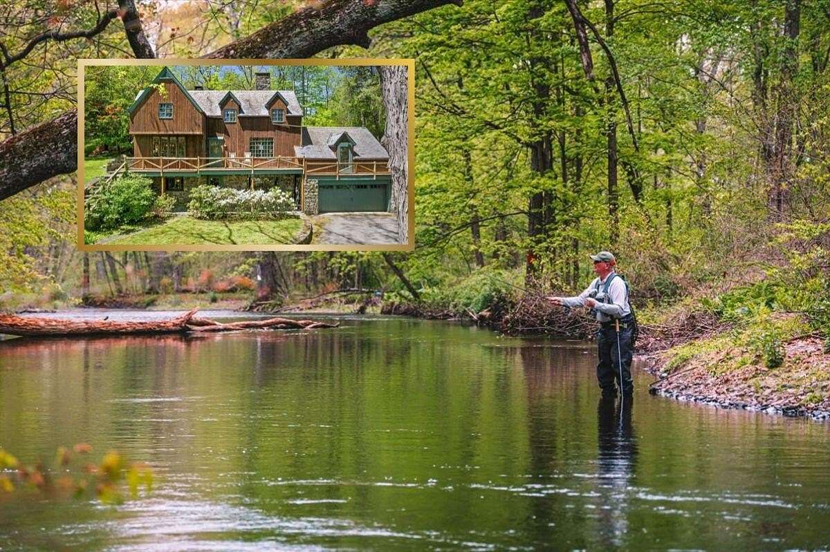 21.2 Acres of Land with Home for Sale in Stroudsburg, Pennsylvania