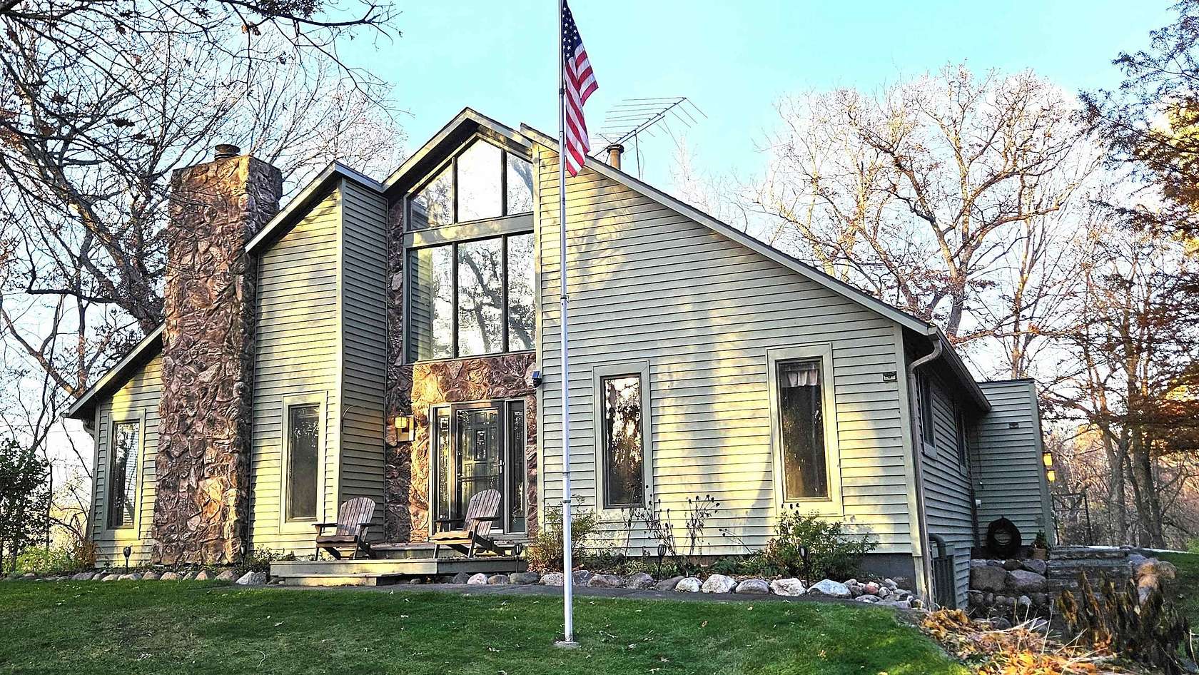 1.85 Acres of Residential Land with Home for Sale in Rockford, Illinois