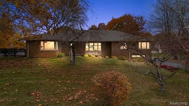 5 Acres of Residential Land with Home for Lease in Rochester Hills, Michigan