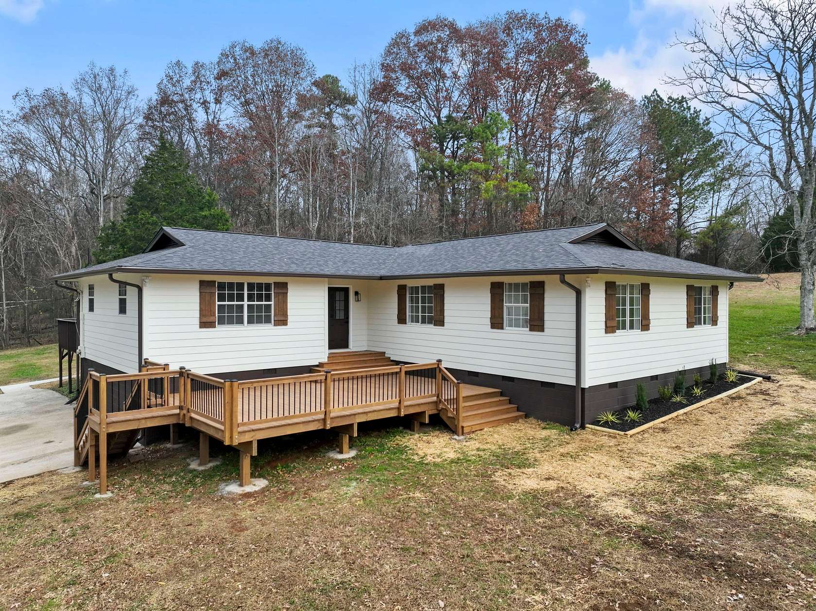 2.8 Acres of Residential Land with Home for Sale in Columbia, Tennessee