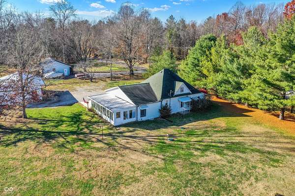 7 Acres of Residential Land with Home for Sale in Nashville, Indiana