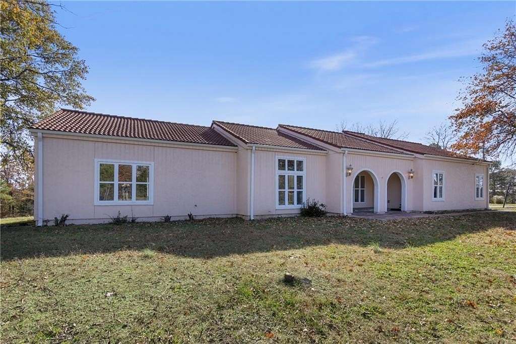 4.12 Acres of Residential Land with Home for Sale in Eureka Springs, Arkansas