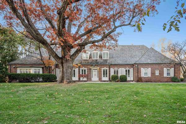 6.13 Acres of Residential Land with Home for Sale in Moline, Illinois