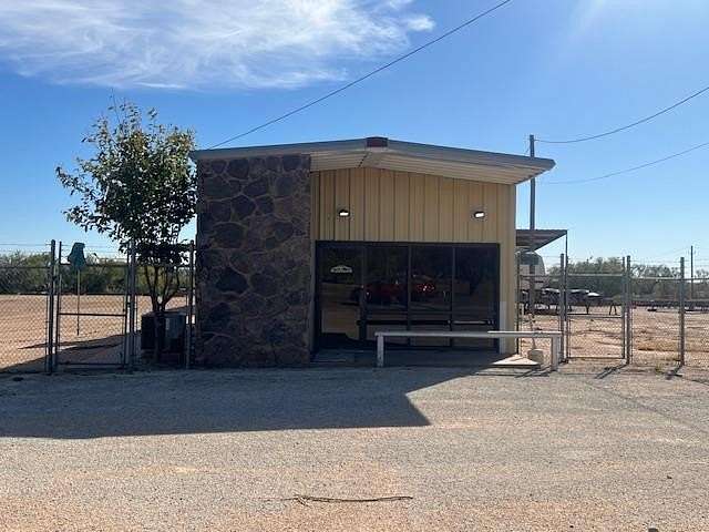 5 Acres of Improved Commercial Land for Sale in Snyder, Texas