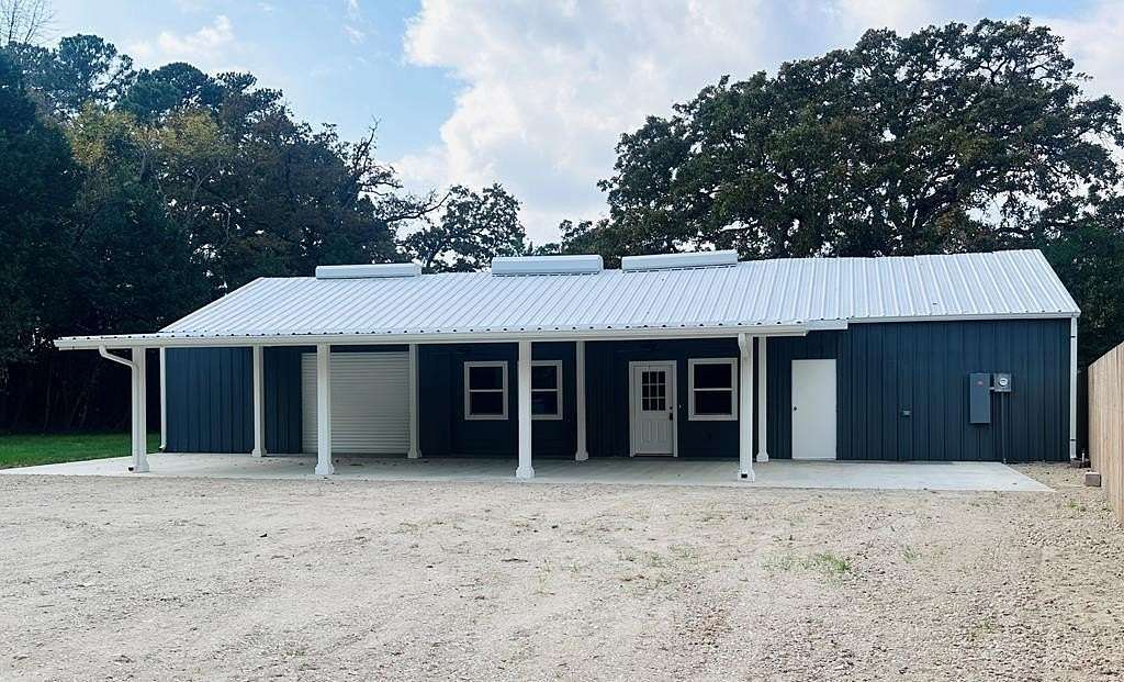 5.59 Acres of Residential Land with Home for Sale in Athens, Texas