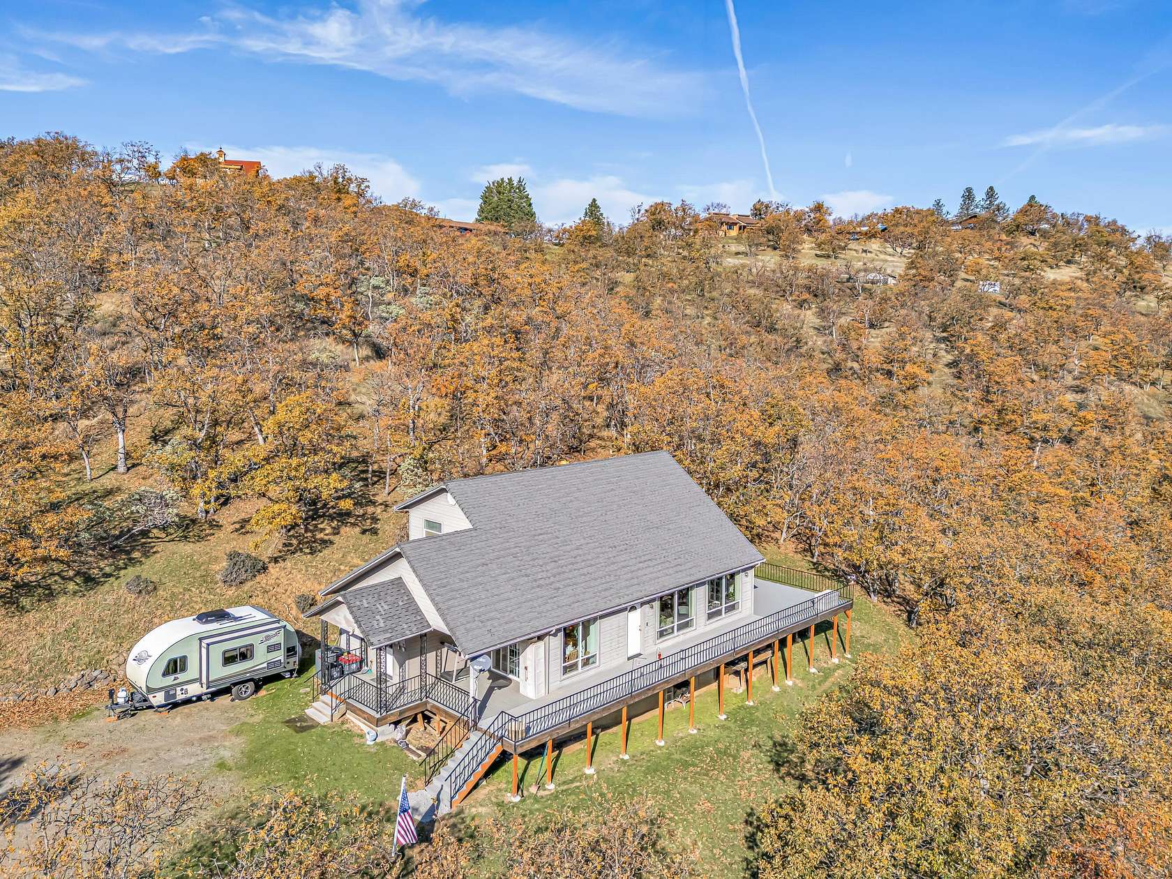 5 Acres of Residential Land with Home for Sale in Medford, Oregon