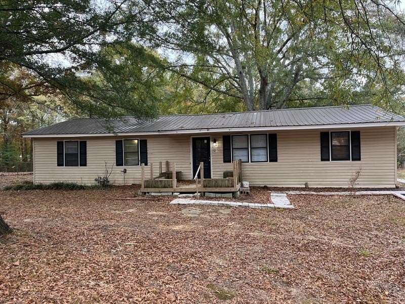 1.5 Acres of Residential Land with Home for Sale in Fulton, Mississippi