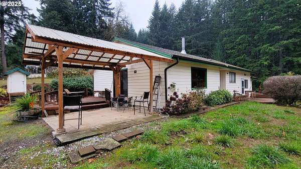 5 Acres of Residential Land with Home for Sale in Veneta, Oregon