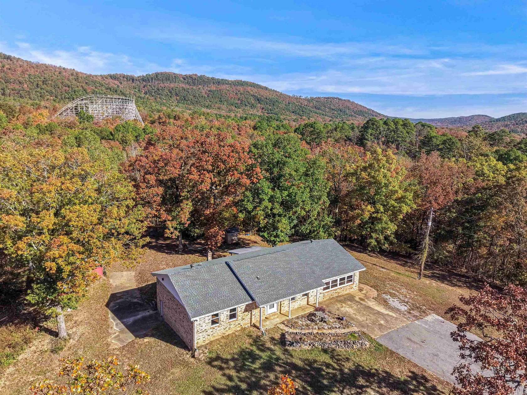 5.38 Acres of Residential Land with Home for Sale in Hot Springs, Arkansas