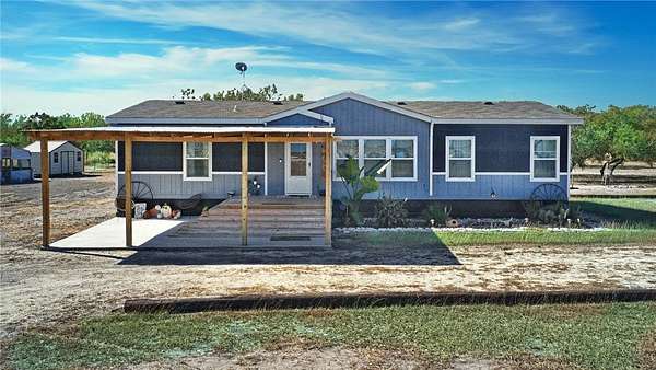 5 Acres of Residential Land with Home for Sale in Sinton, Texas