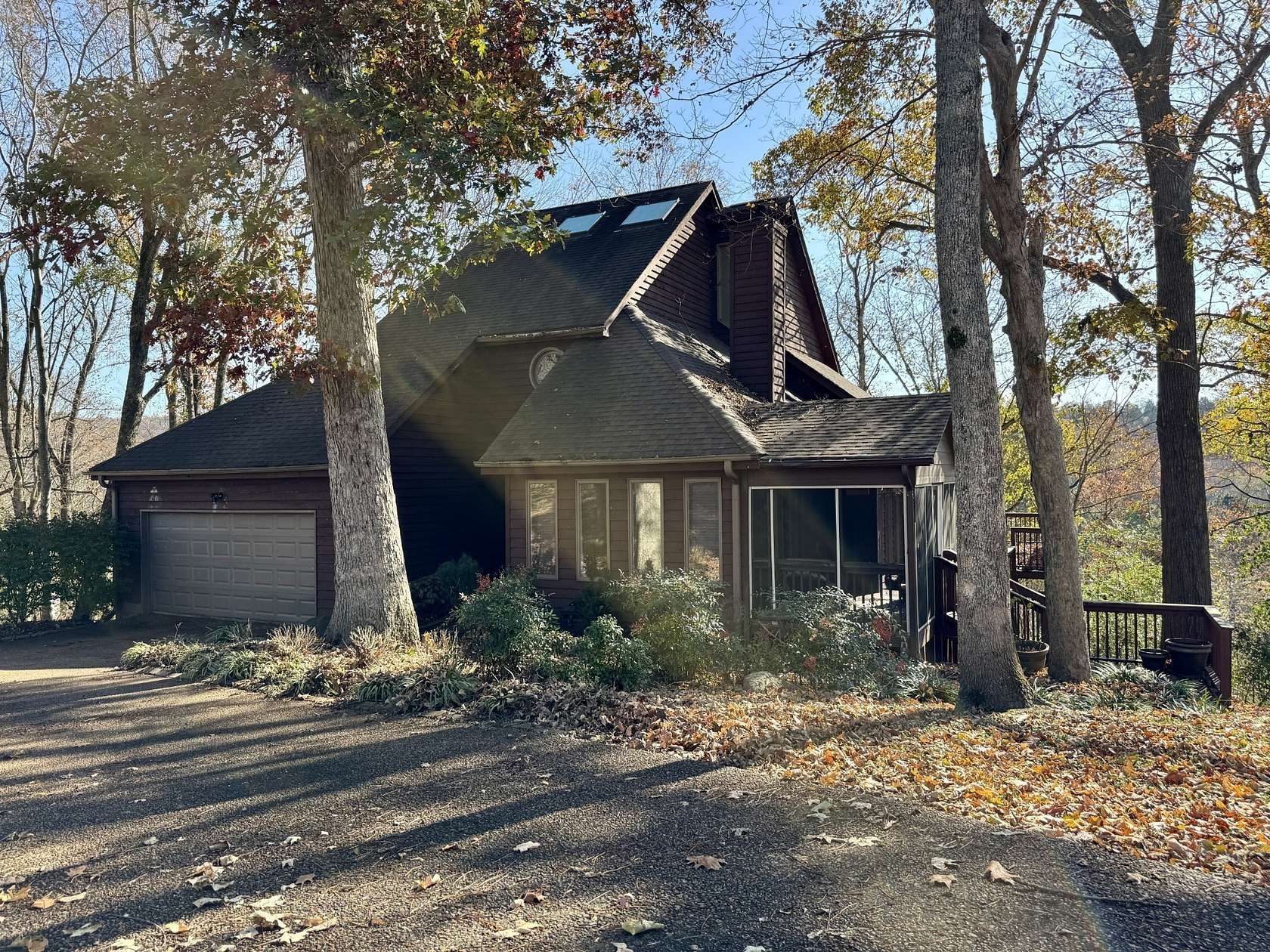 1.83 Acres of Residential Land with Home for Sale in Ashland City, Tennessee