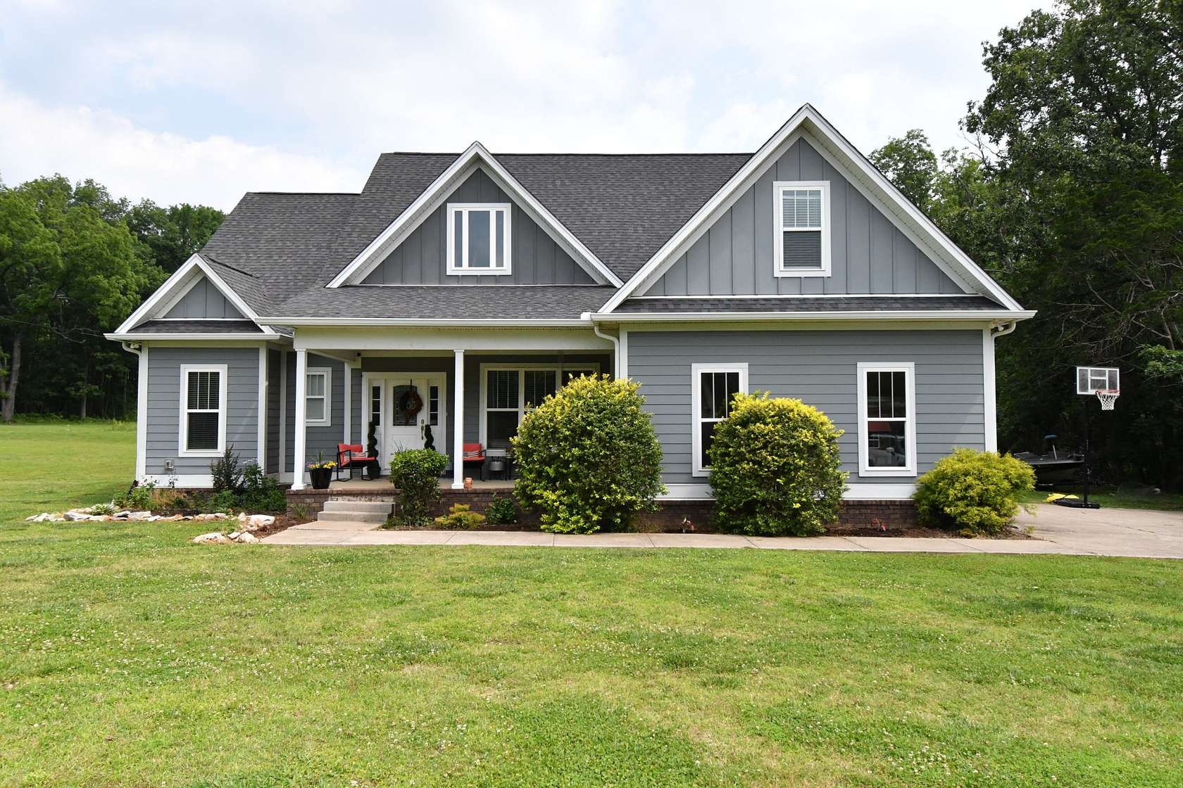 8.84 Acres of Land with Home for Sale in Lebanon, Tennessee