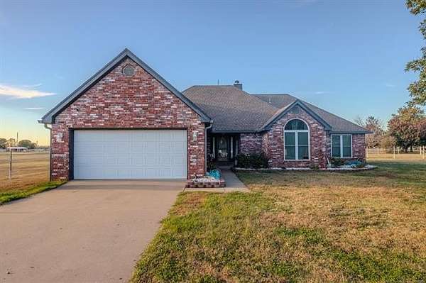 8.55 Acres of Land with Home for Sale in Skiatook, Oklahoma