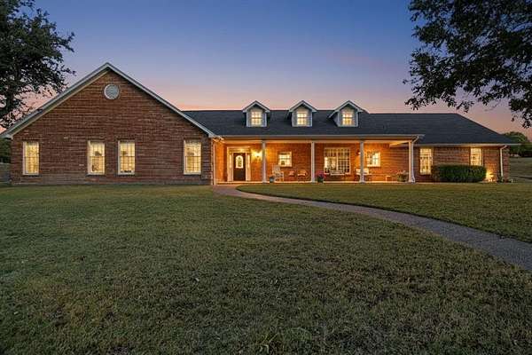 10 Acres of Residential Land with Home for Sale in Willow Park, Texas