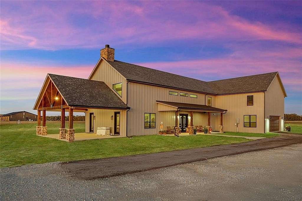 10.5 Acres of Land with Home for Sale in Quinlan, Texas