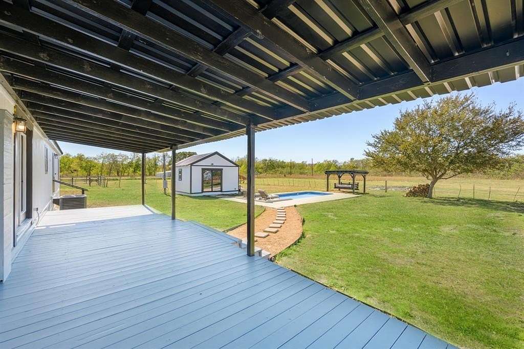 18 Acres of Land with Home for Sale in Commerce, Texas