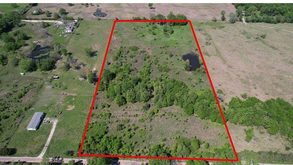 10.5 Acres of Land for Sale in Kaufman, Texas