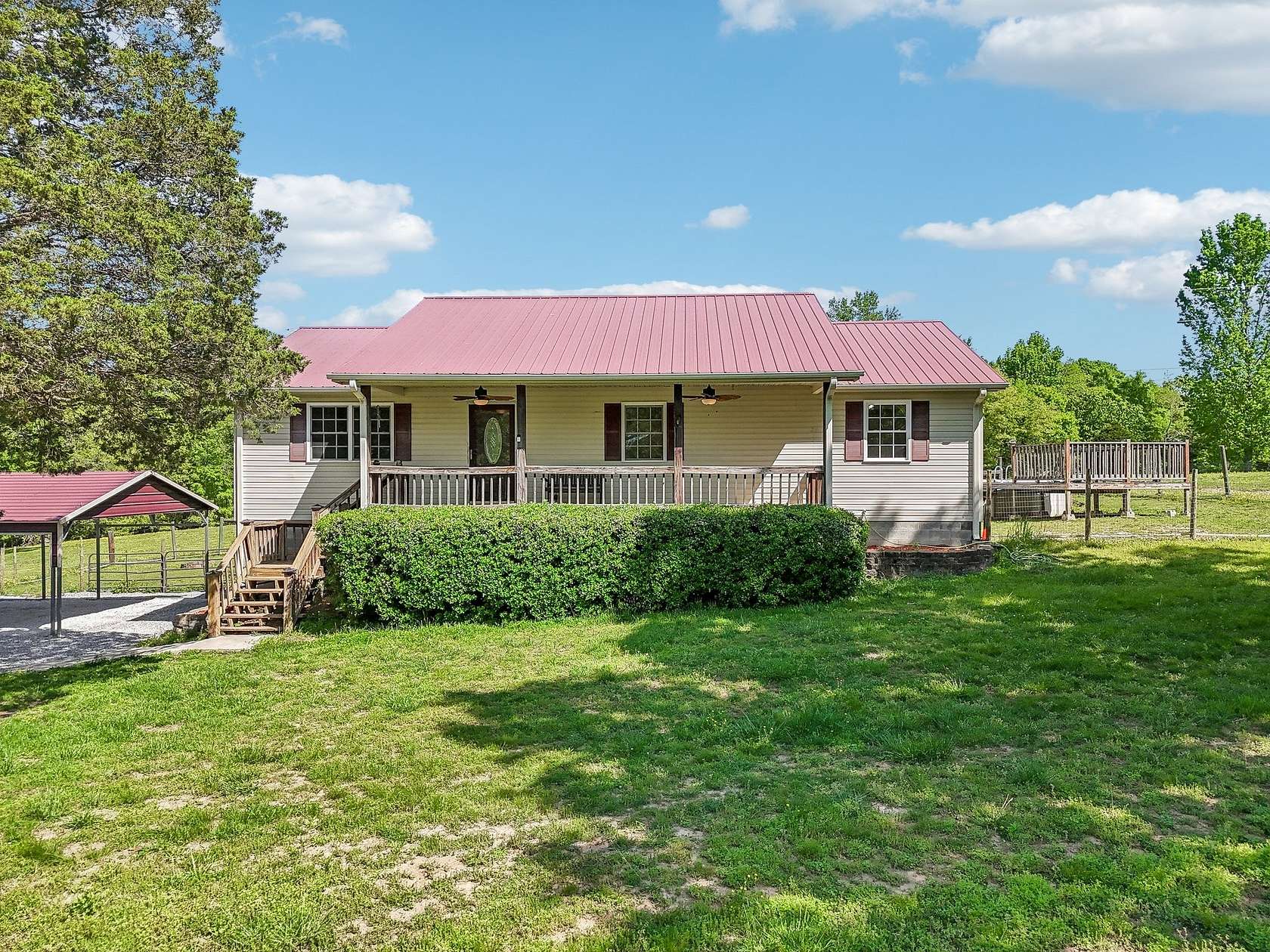 34 Acres of Land with Home for Sale in Erin, Tennessee