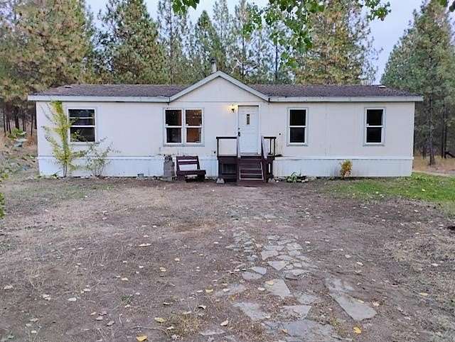 18.8 Acres of Recreational Land with Home for Sale in Fruitland, Washington